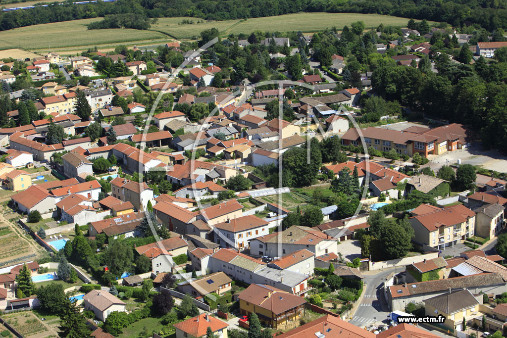 Photo arienne de Sathonay-Village