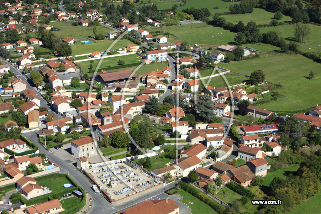 Photo aérienne - Boisset-lès-Montrond