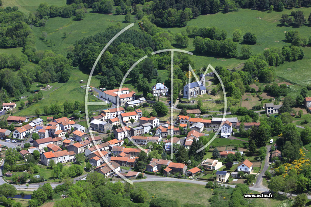 Photo aérienne - Saint-Genès-Champanelle