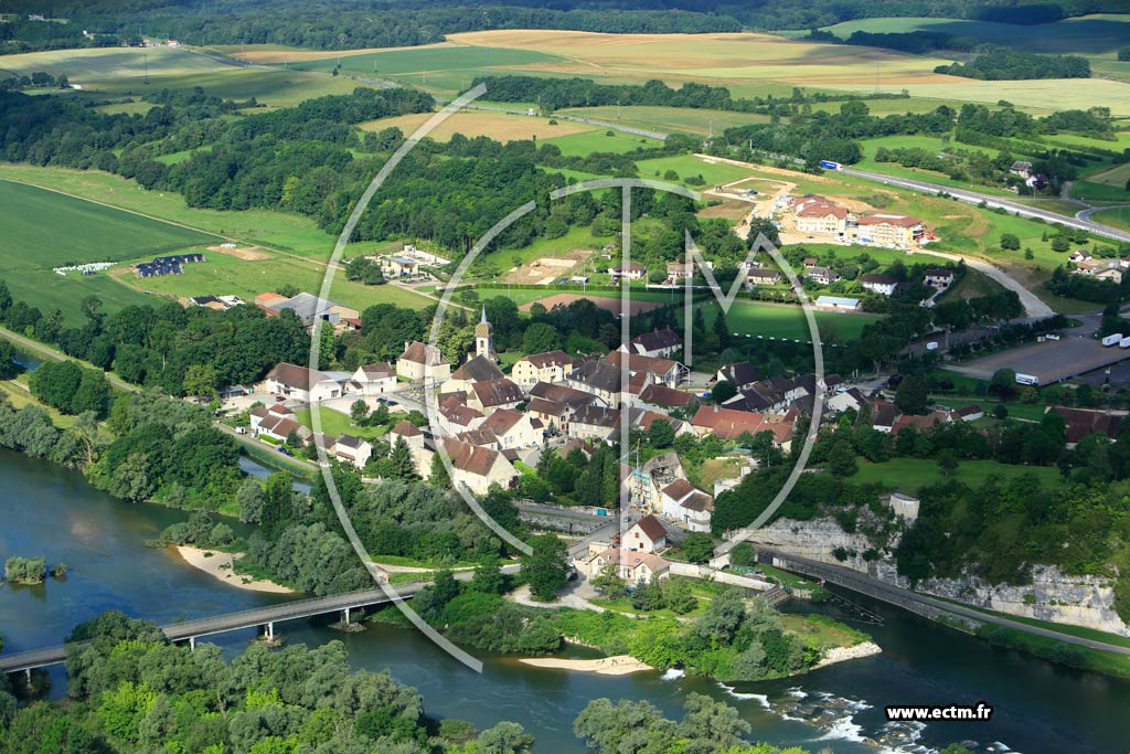 Photo aérienne - Rochefort-sur-Nenon