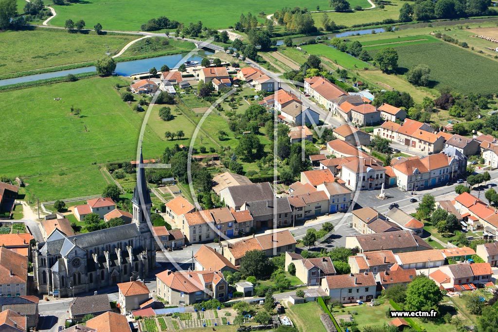 Photo arienne de Lacroix-sur-Meuse