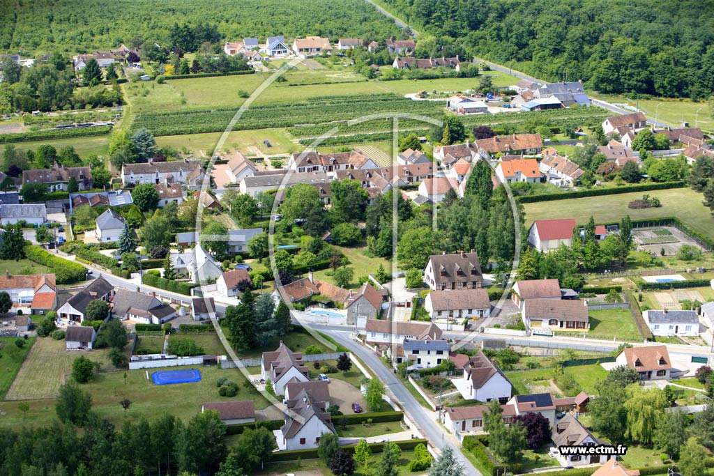 Photo arienne de Mont-Prs-Chambord (Vignes d'en Haut)
