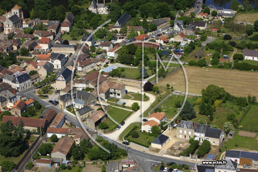 Photo arienne de Bonneuil-Matours (Centre)