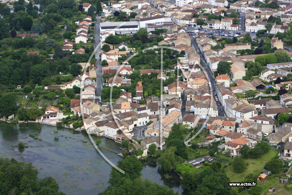 Photo arienne de Ruelle-sur-Touvre