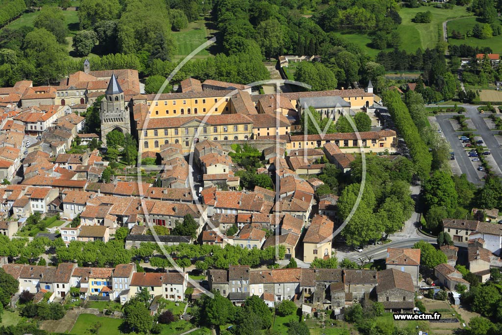 Photo arienne de Sorze (Abbaye-Ecole Royale)