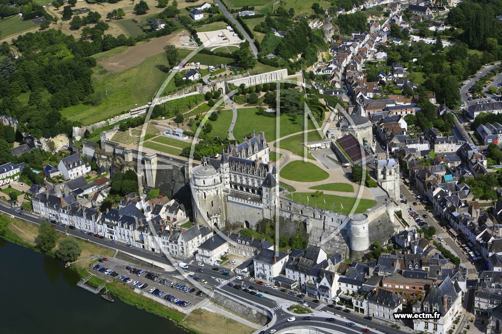 Photo arienne de Amboise (Chteau d'Amboise)