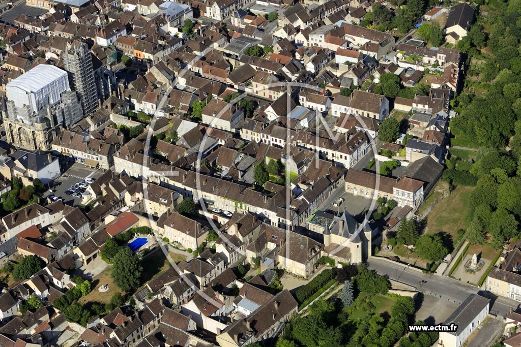 Photo arienne de Villeneuve-sur-Yonne (Centre)