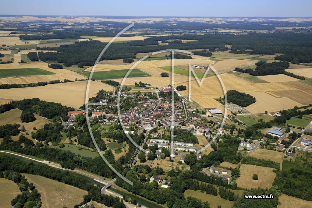 Photo arienne de Flogny-la-Chapelle