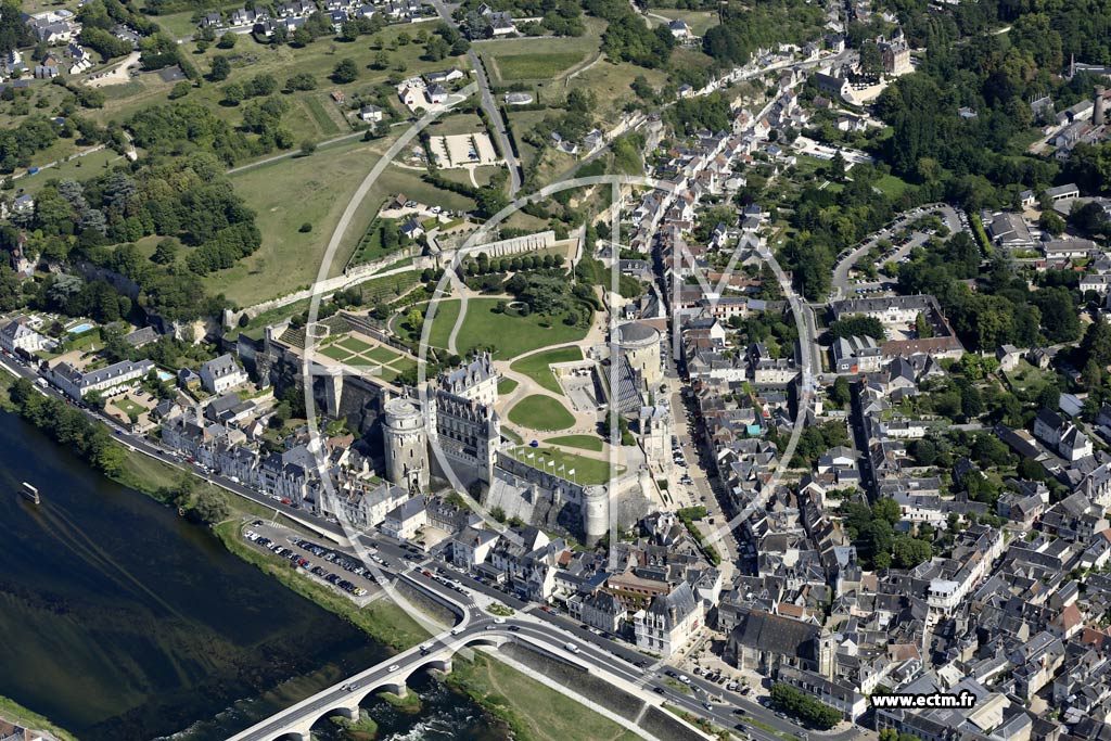 Photo arienne de Amboise (Centre - Chteau Royal d'Amboise)