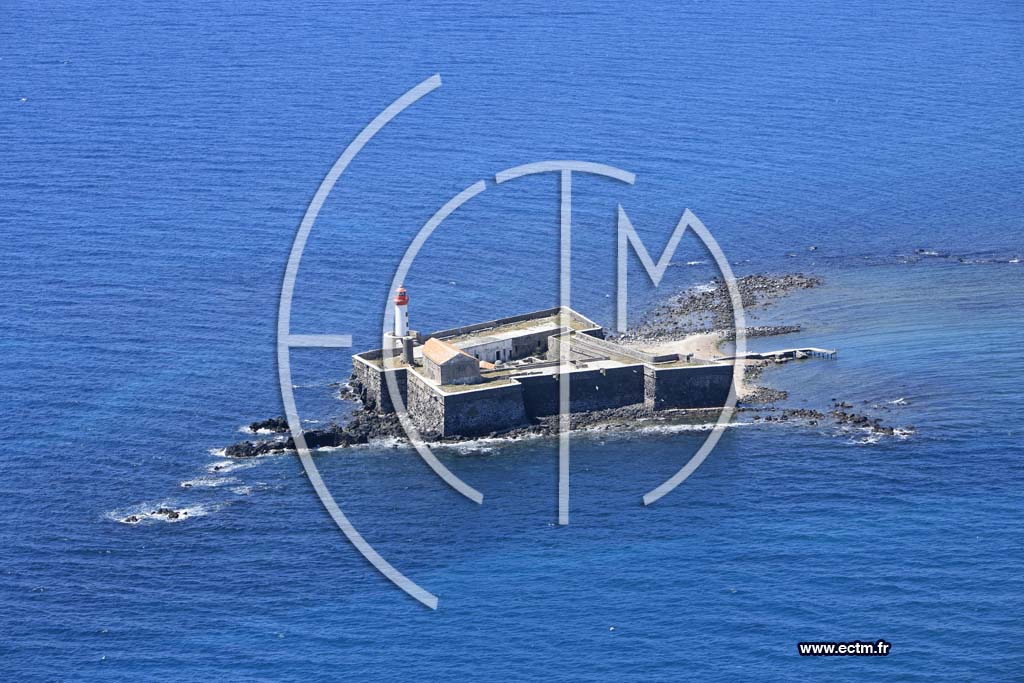 Photo arienne de Le Cap dAgde Le Fort Brescou