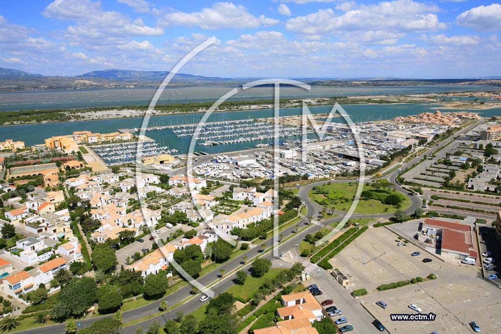 Photo arienne de Port Leucate