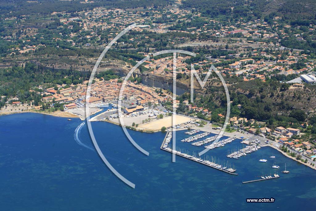 Photo arienne de Saint Chamas