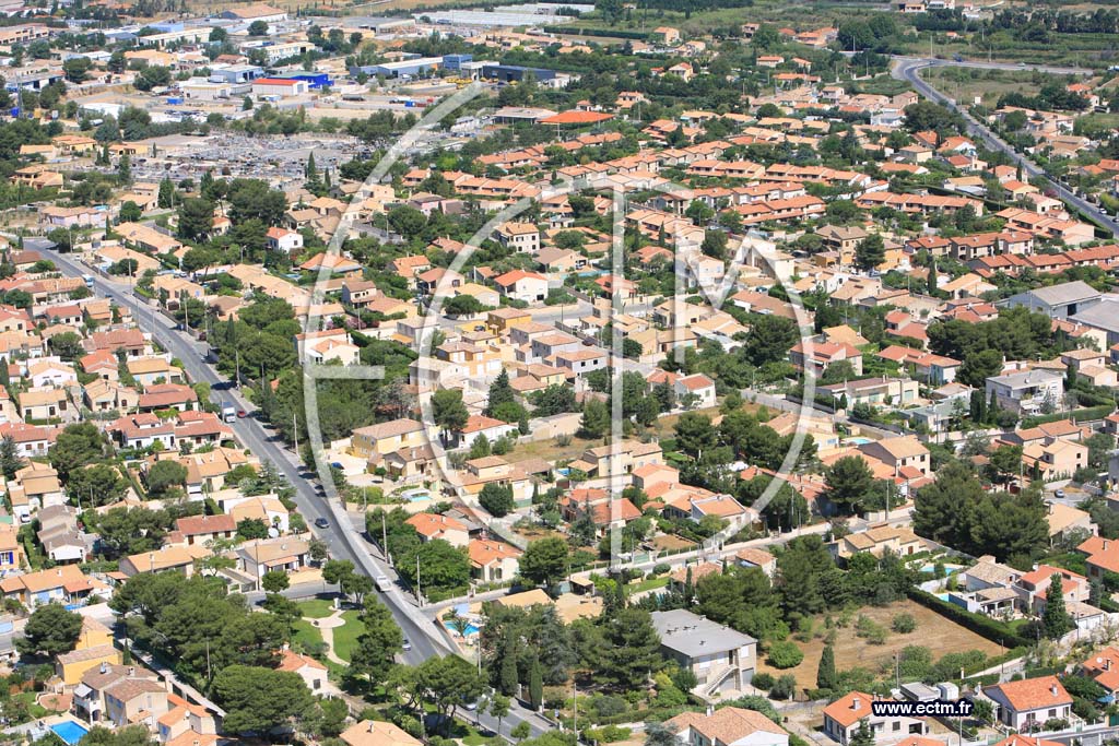 Photo arienne de Chateauneuf les Martigues