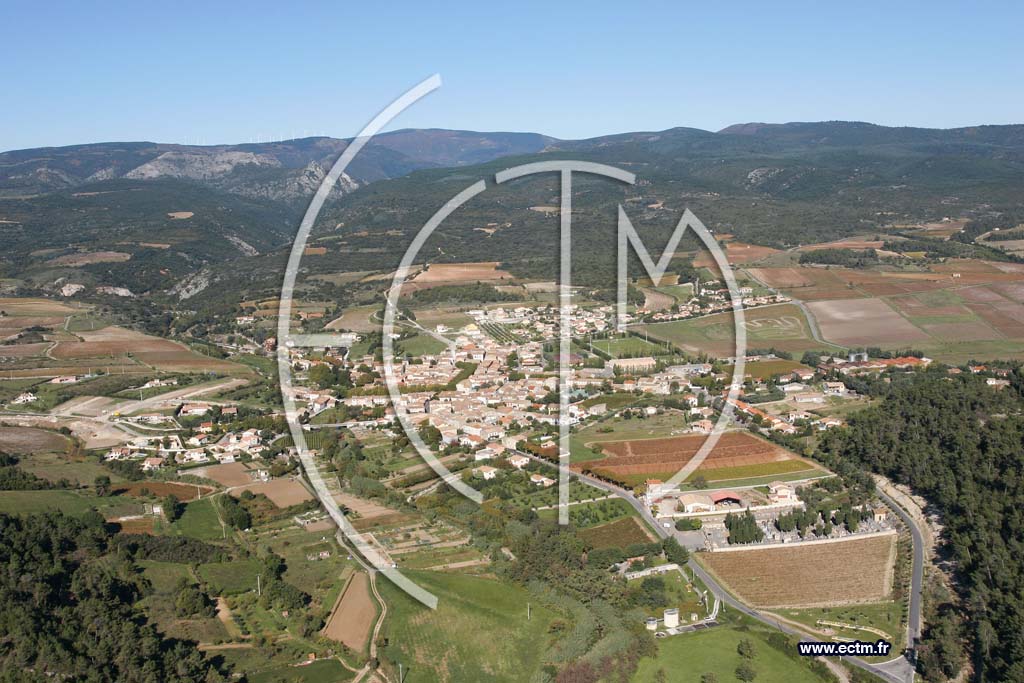 Photo arienne de Villeneuve Minervois