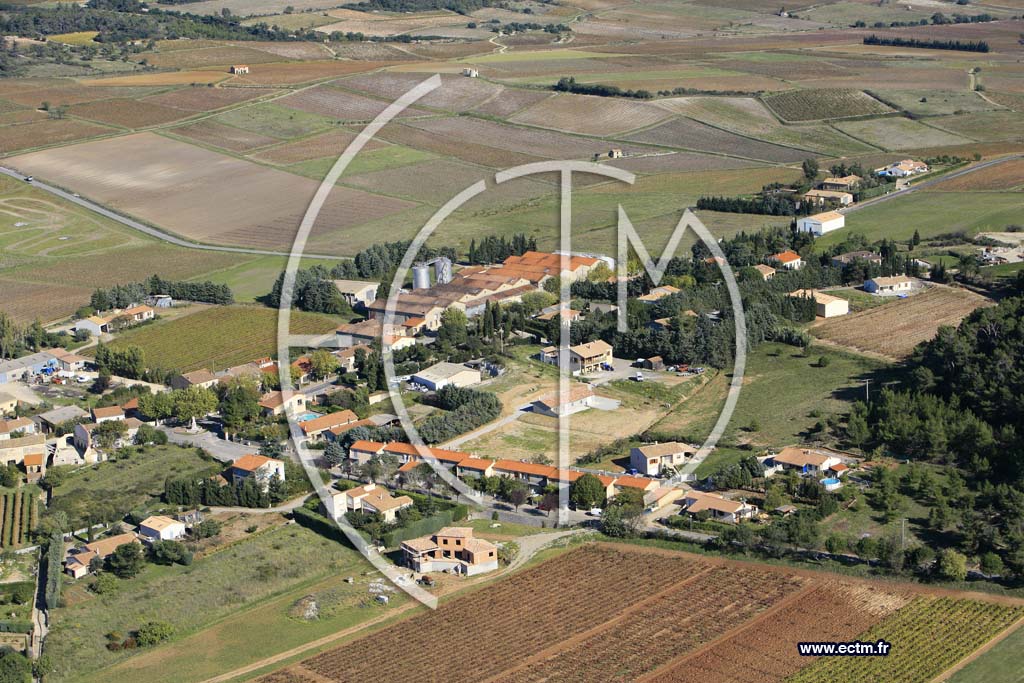 Photo arienne de Villeneuve Minervois