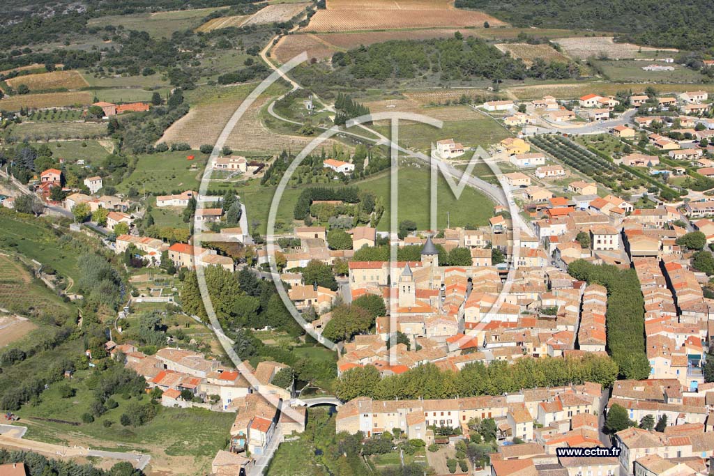 Photo arienne de Villeneuve Minervois