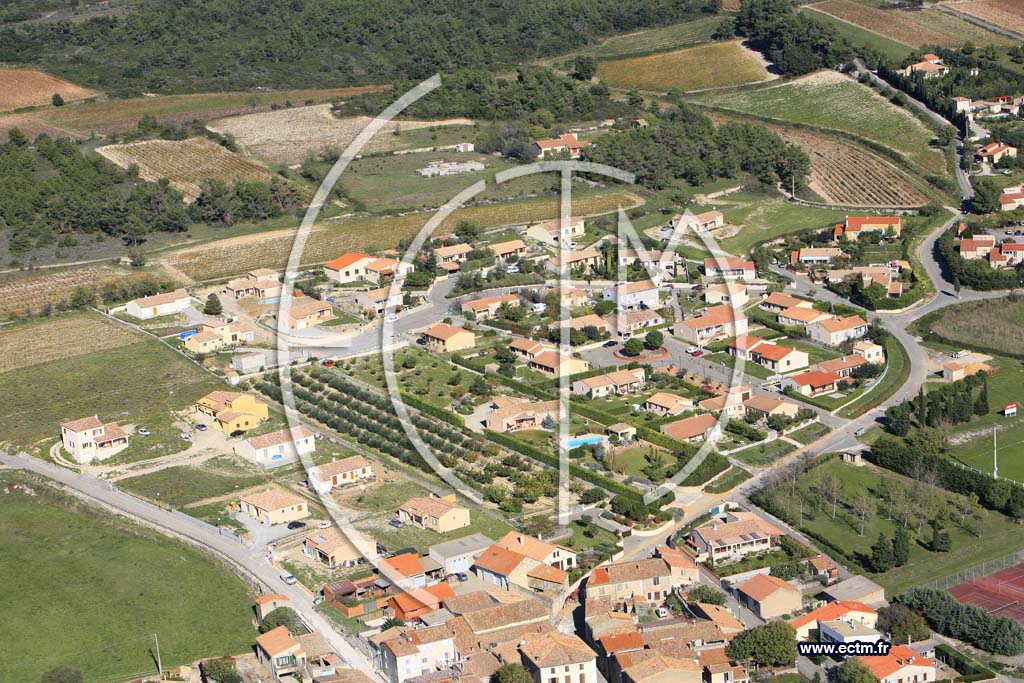 Photo arienne de Villeneuve Minervois