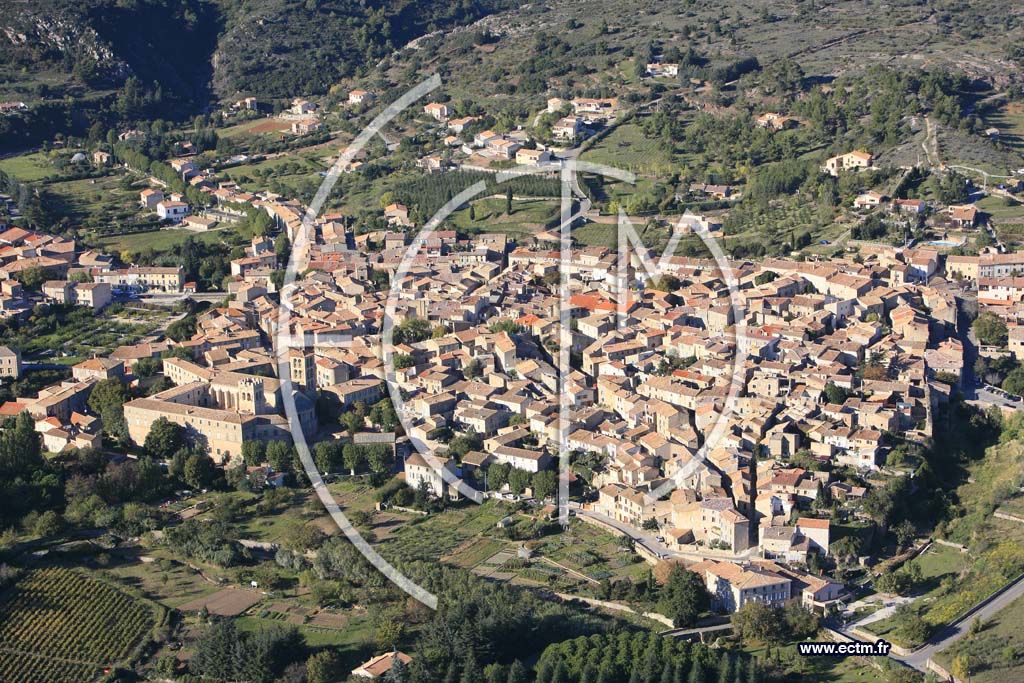 Photo arienne de Caunes Minervois