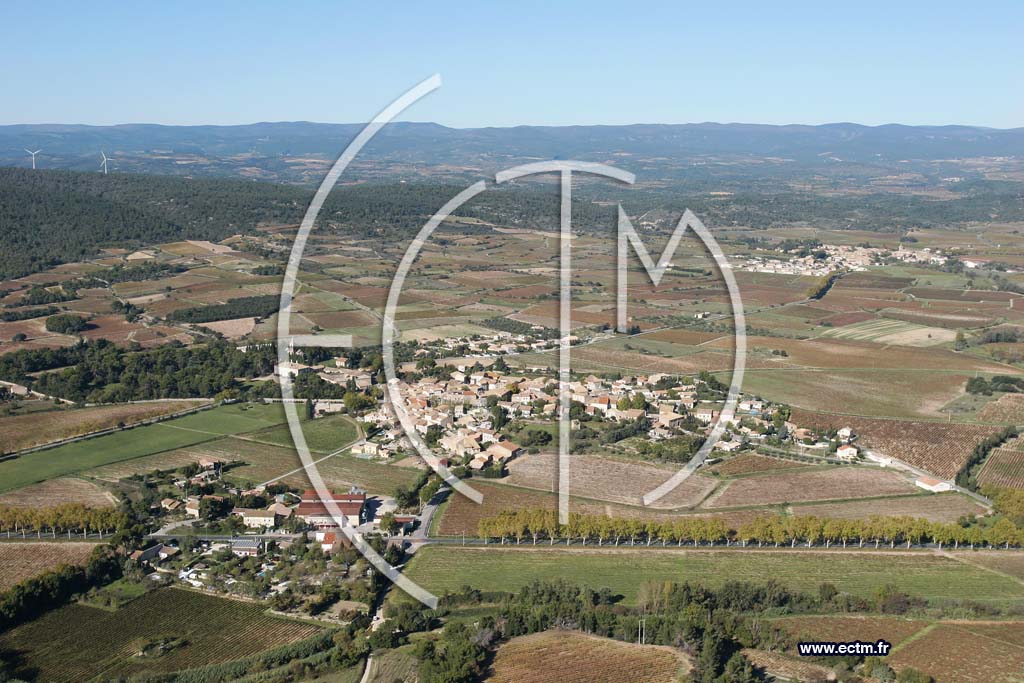 Photo arienne de Pouzols Minervois