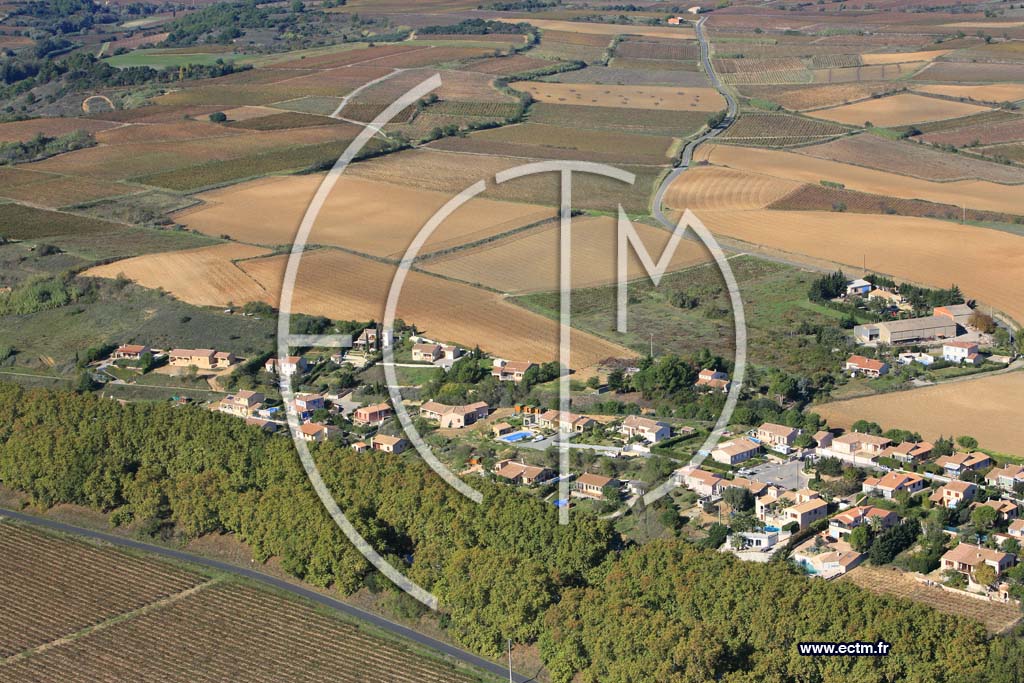 Photo arienne de Ventenac en Minervois