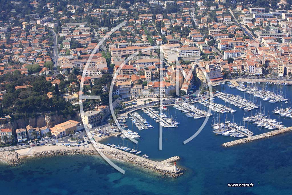Photo arienne de Sanary sur Mer