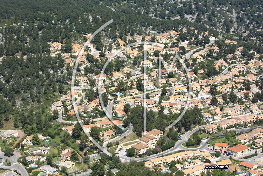 Photo arienne de Carnoux en Provence