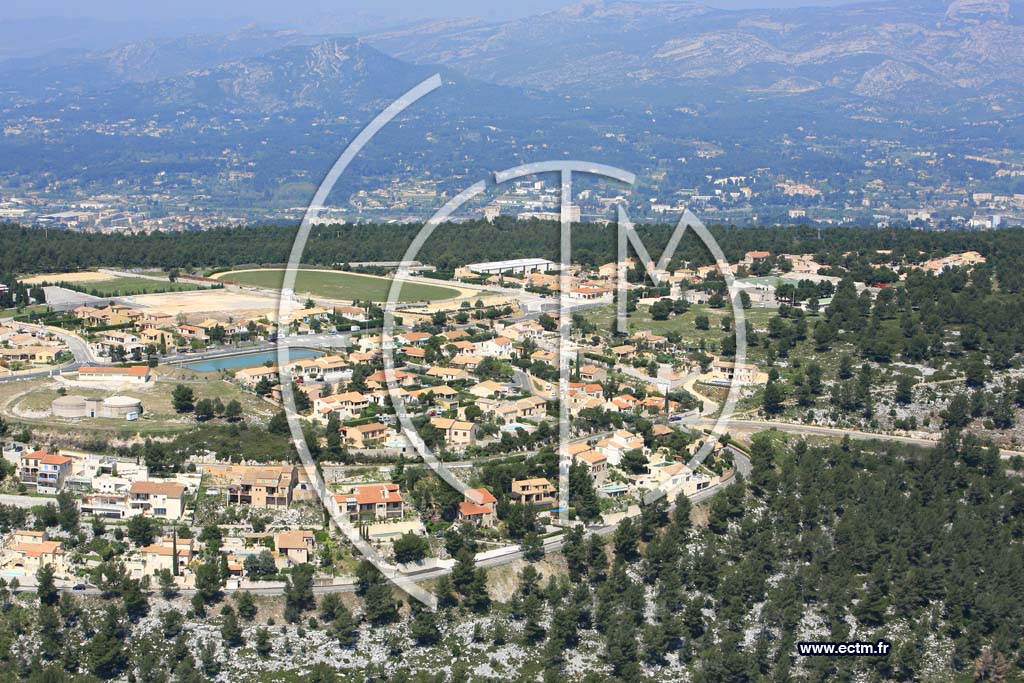 Photo arienne de Carnoux en Provence