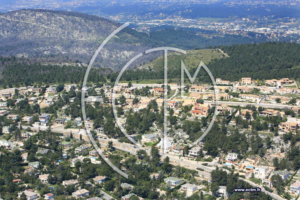 Photo arienne de Carnoux en Provence