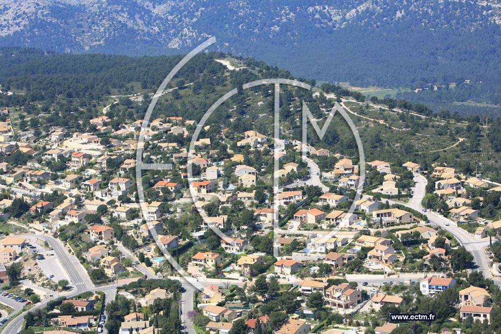 Photo arienne de Carnoux en Provence