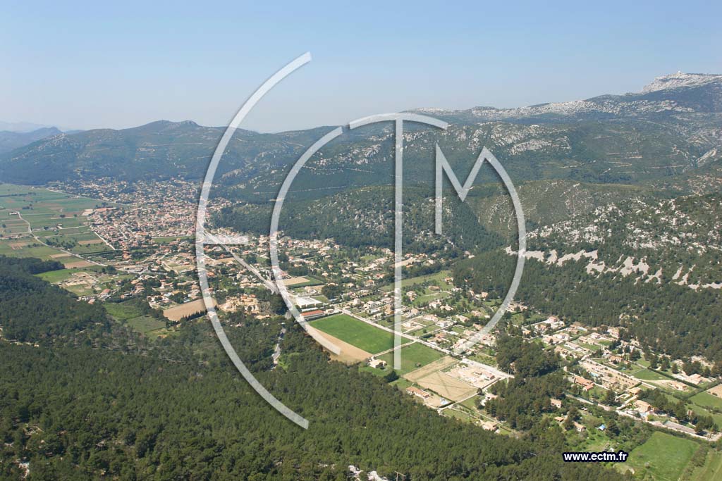 Photo arienne de Cuges les Pins