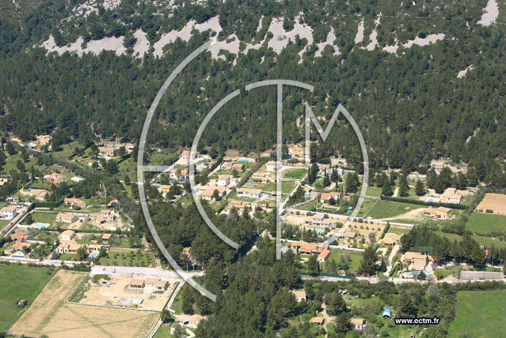 Photo arienne de Cuges les Pins