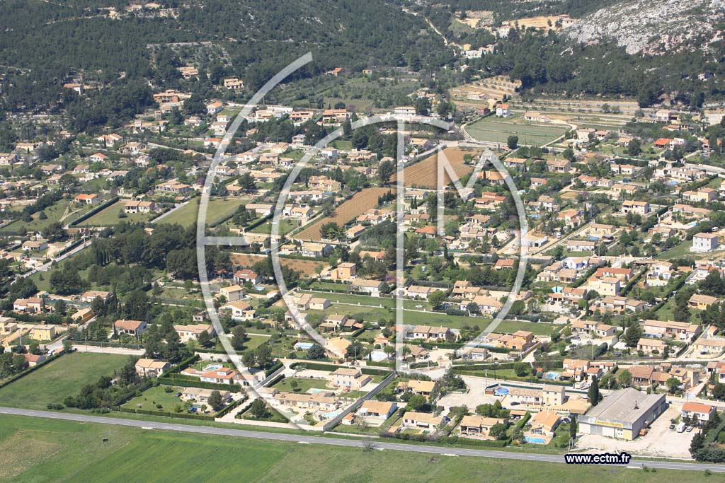 Photo arienne de Cuges les Pins