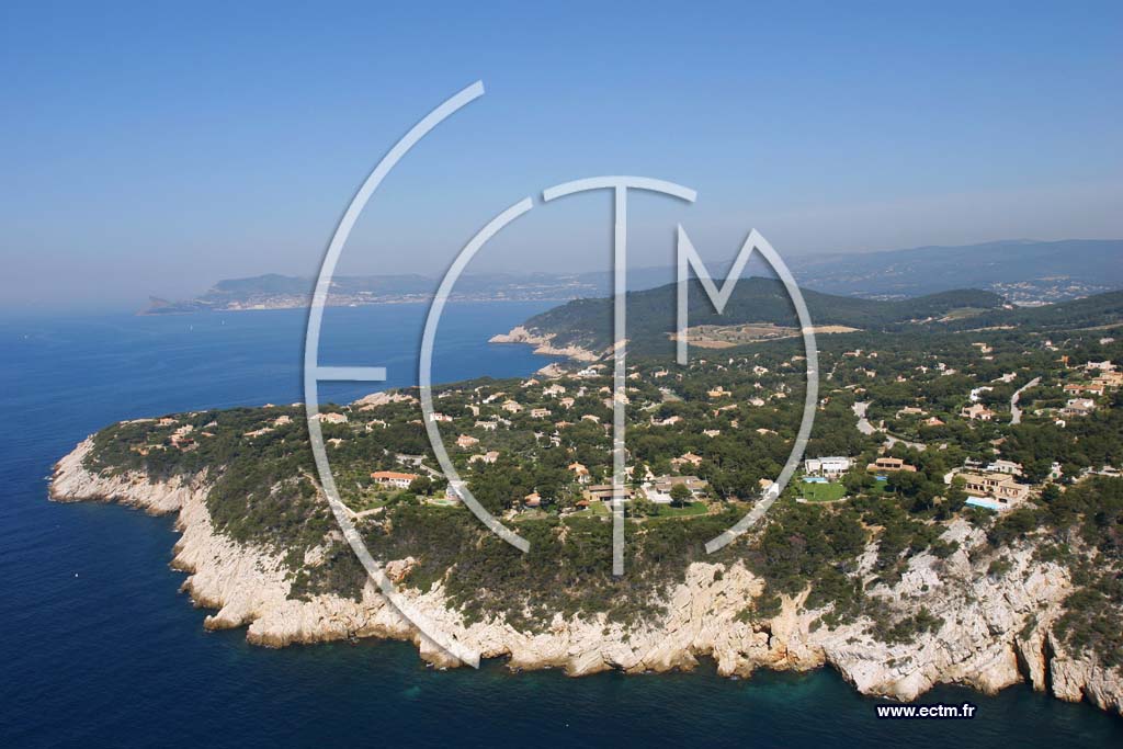 Photo arienne de Saint Cyr sur Mer - Pointe du Defens