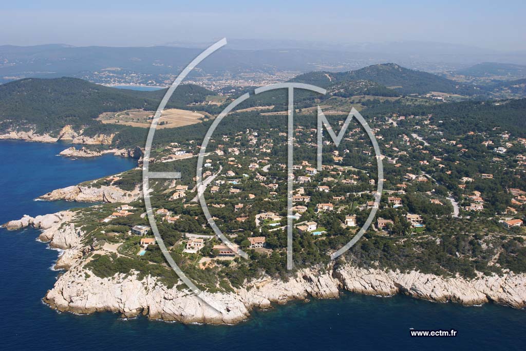 Photo arienne de Saint Cyr sur Mer - Pointe du Defens