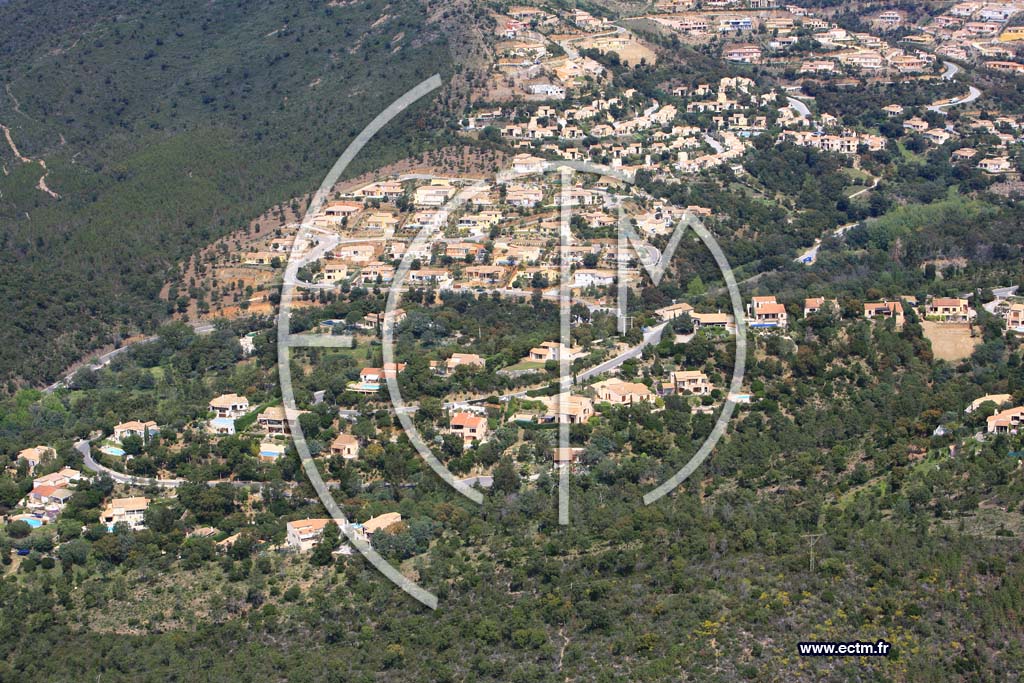 Photo arienne de La Londe les Maures - Domaine de Valcros