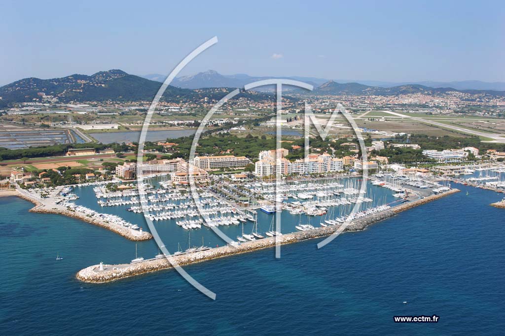 Photo arienne de Port d Hyeres