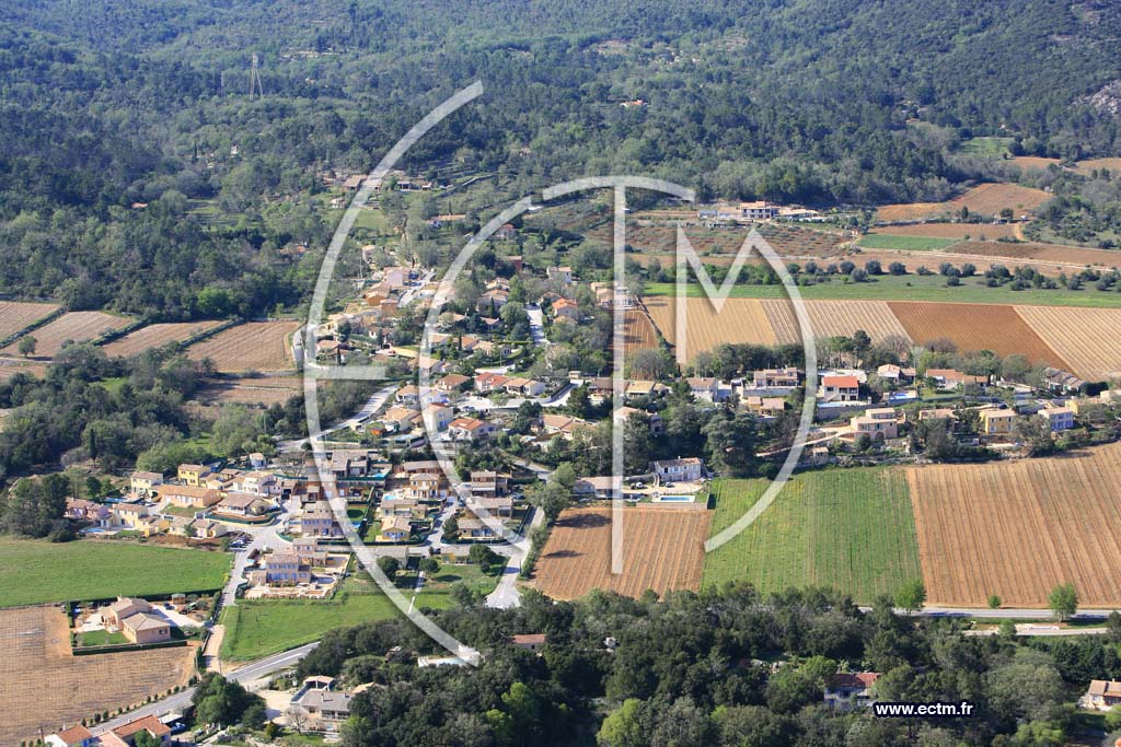 Photo arienne de Besse sur Issole