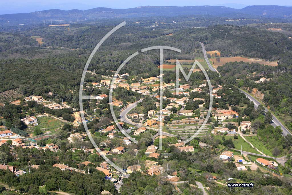 Photo arienne de Flassans sur Issole