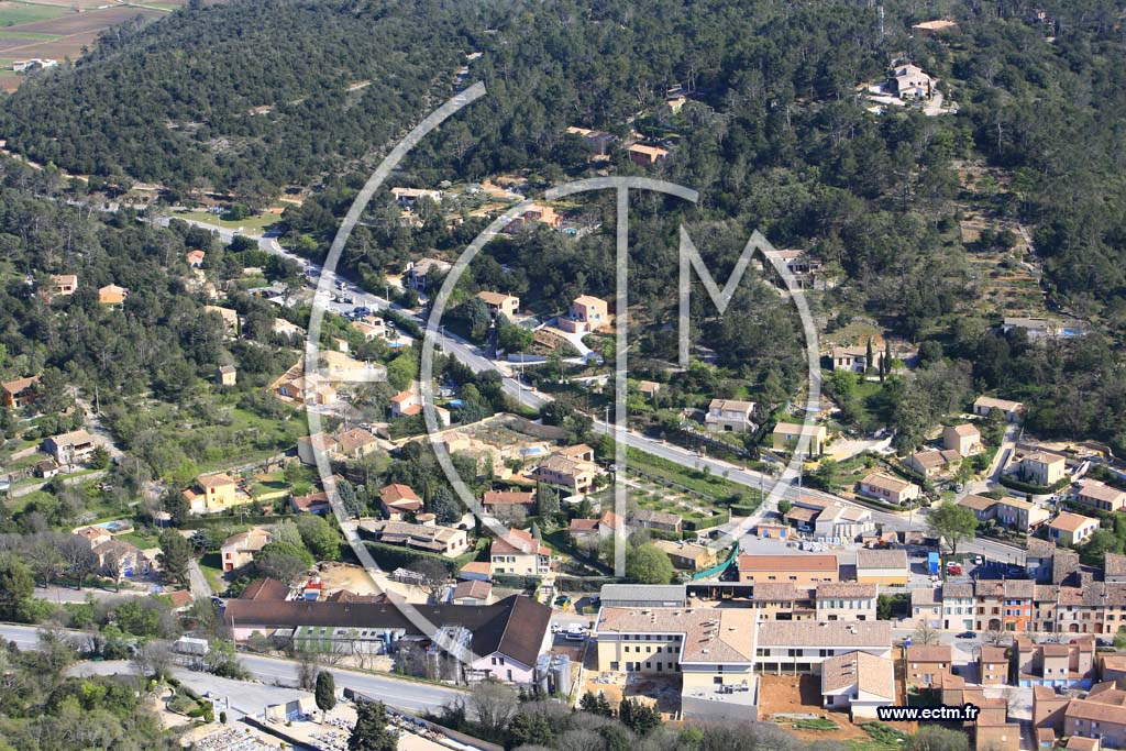Photo arienne de Flassans sur Issole