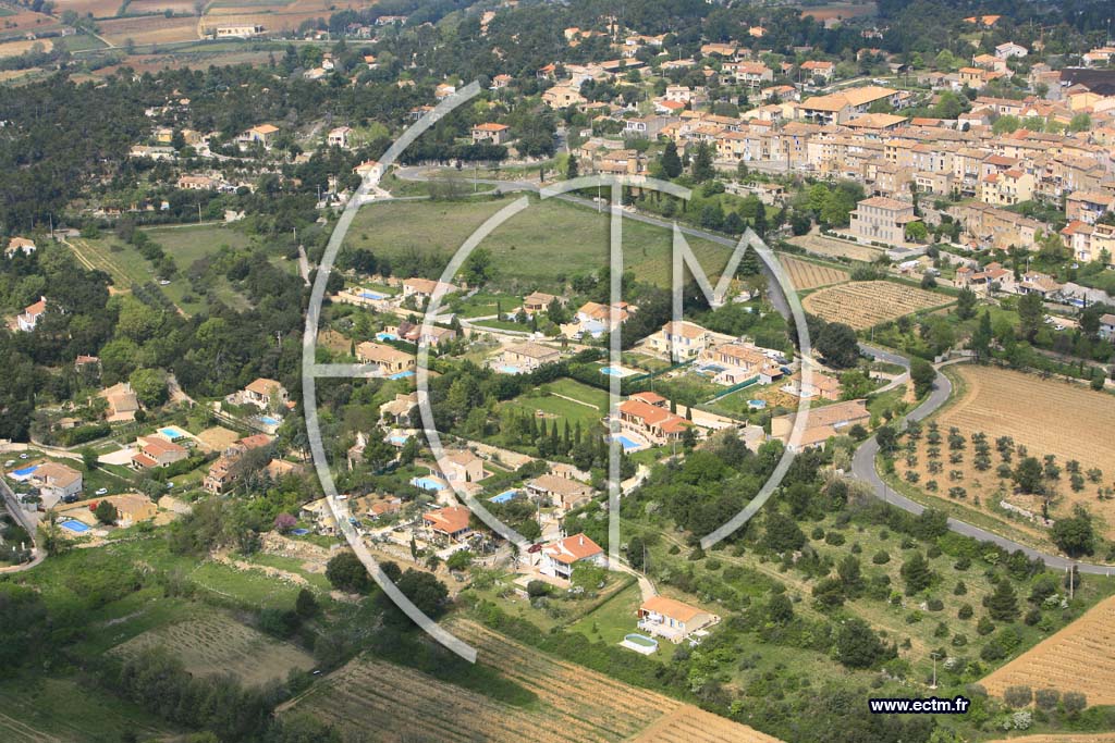 Photo arienne de Seillons Source d Argens