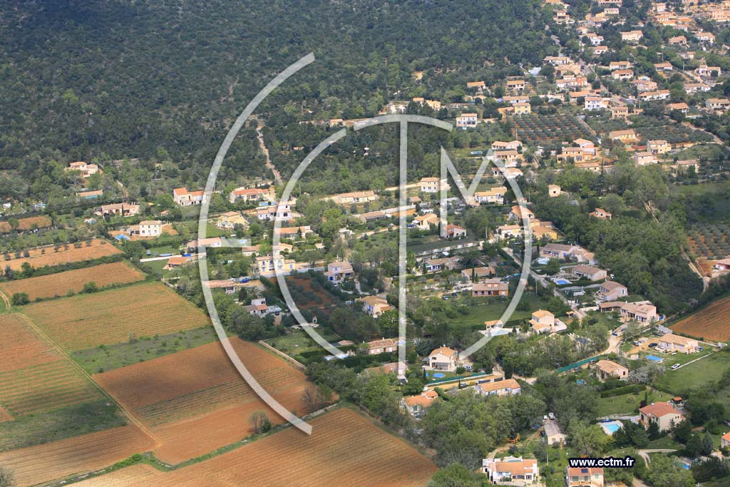Photo arienne de Seillons Source d Argens
