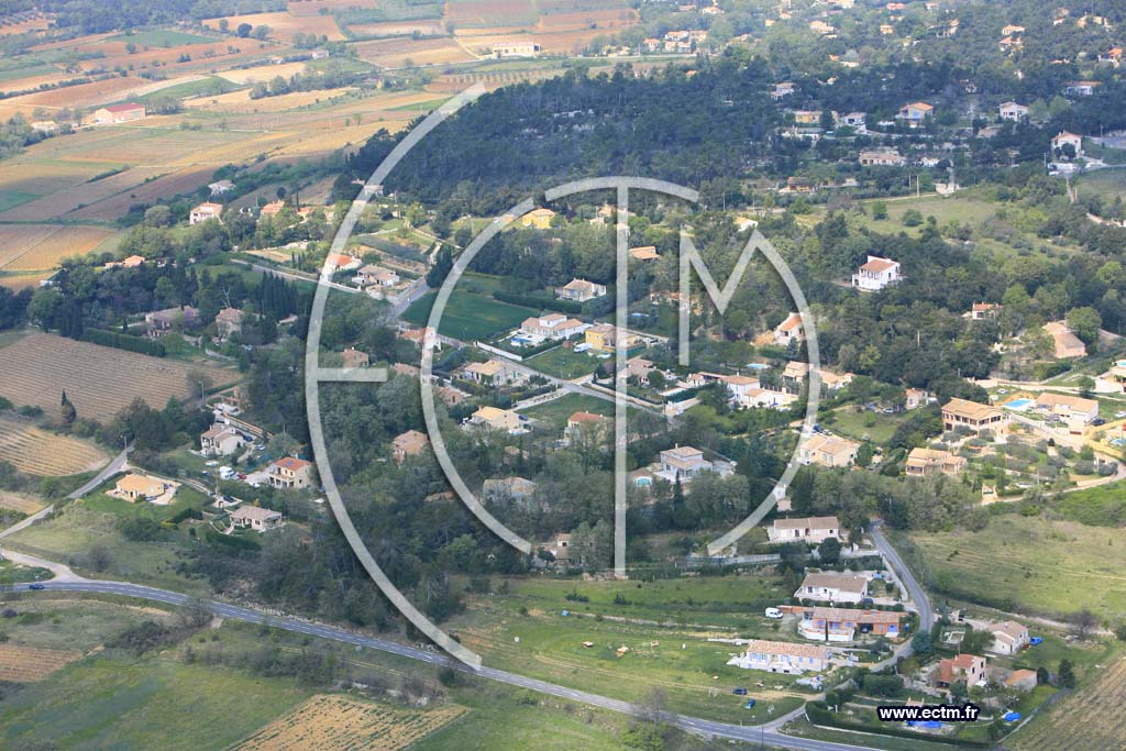 Photo arienne de Seillons Source d Argens