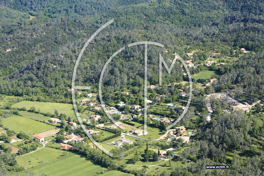 Photo arienne de Meounes les Montrieux