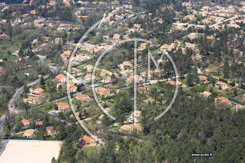 Photo arienne de Nans les Pins