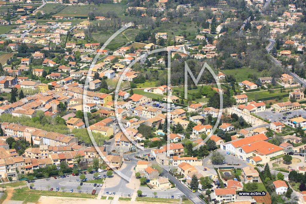 Photo arienne de Nans les Pins
