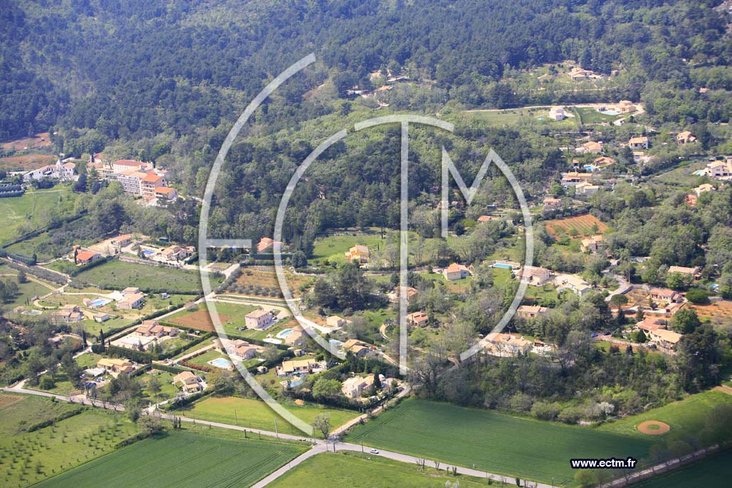 Photo arienne de Nans les Pins