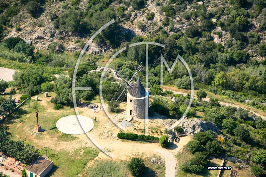 Photo arienne de Grimaud (Moulin)