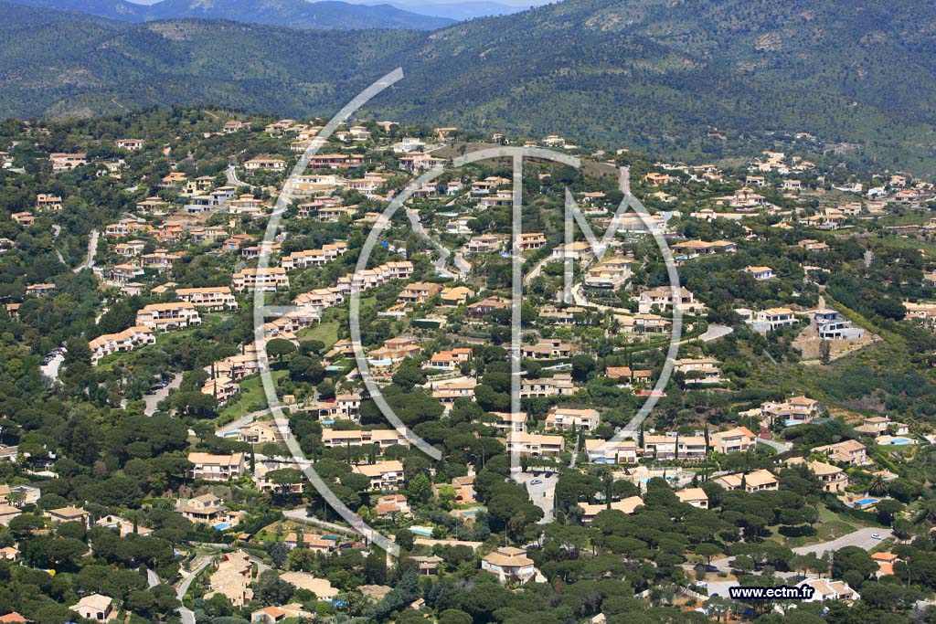 Photo arienne de Sainte Maxime - les Messugues