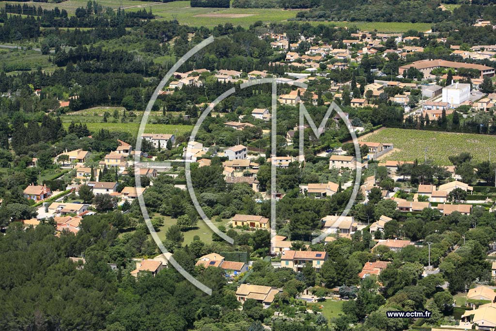 Photo arienne de Chateauneuf de Gadagne