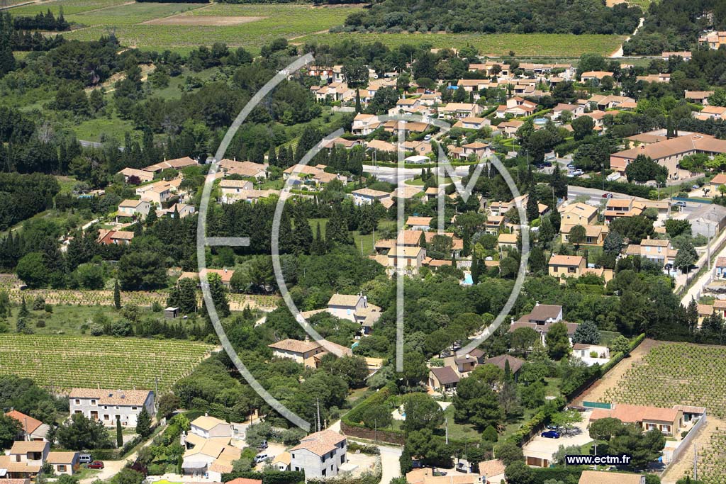 Photo arienne de Chateauneuf de Gadagne